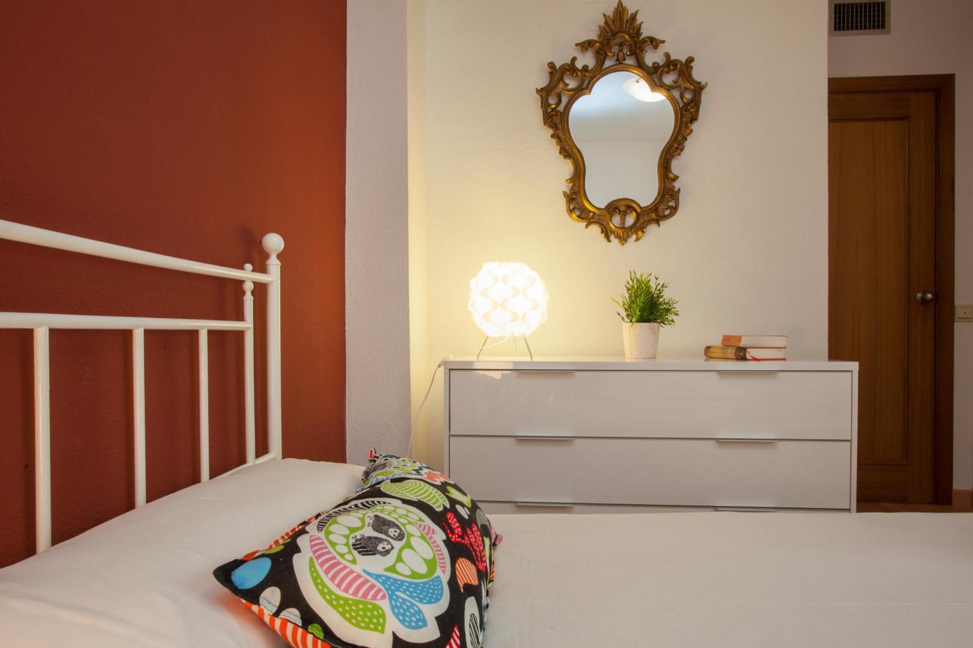 Singular Apartments Jorge Juan Valencia Room photo