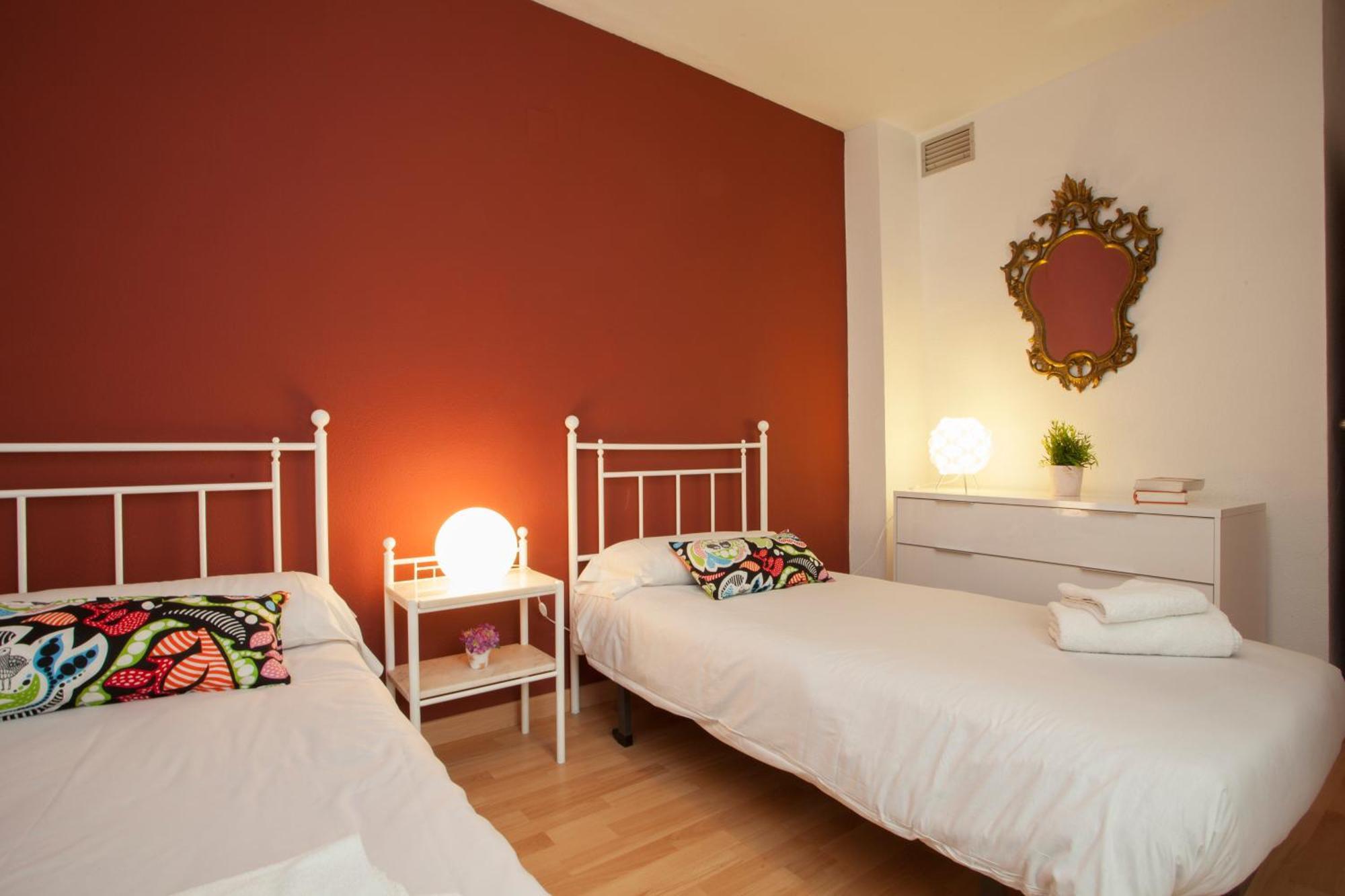 Singular Apartments Jorge Juan Valencia Room photo